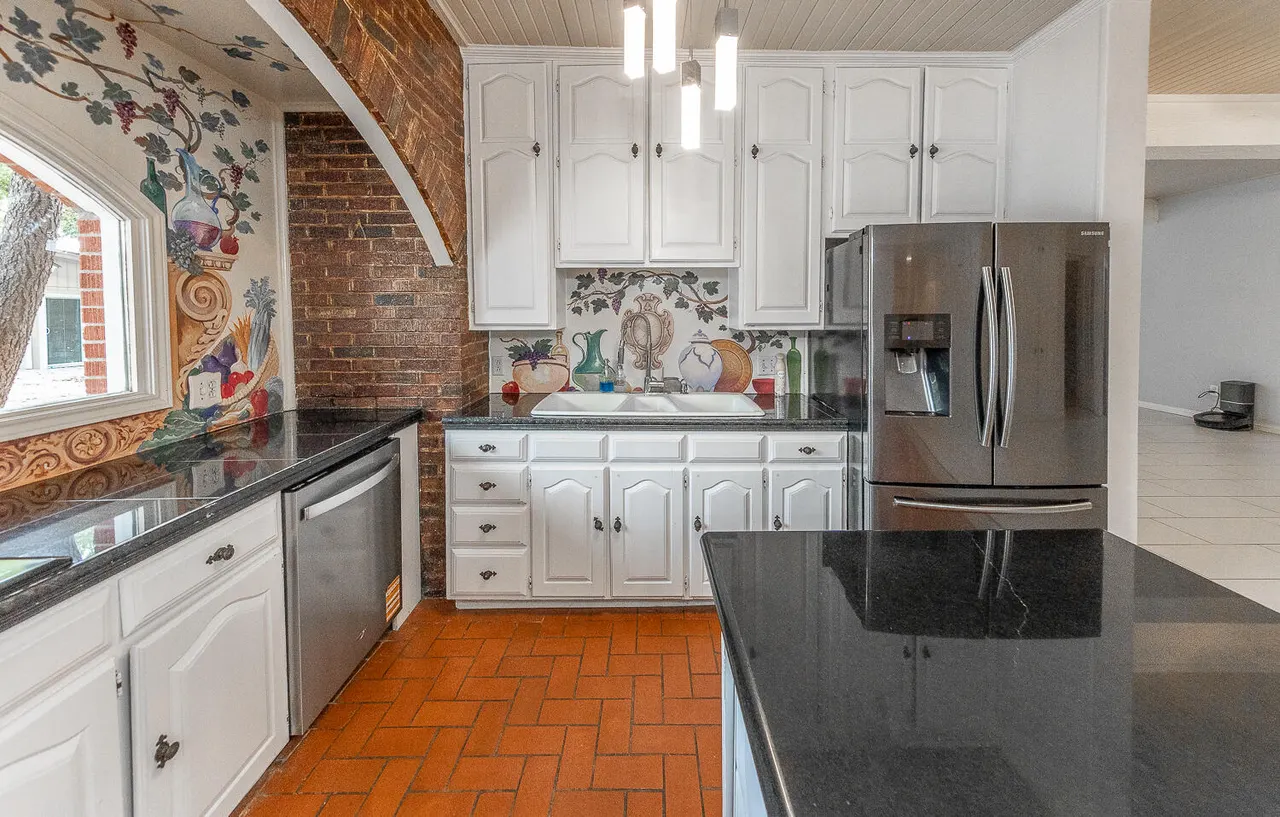Photo 18 — 5104 19th Street, Lubbock, TX 79407