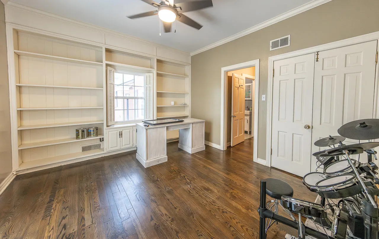 Photo 21 — 5104 19th Street, Lubbock, TX 79407