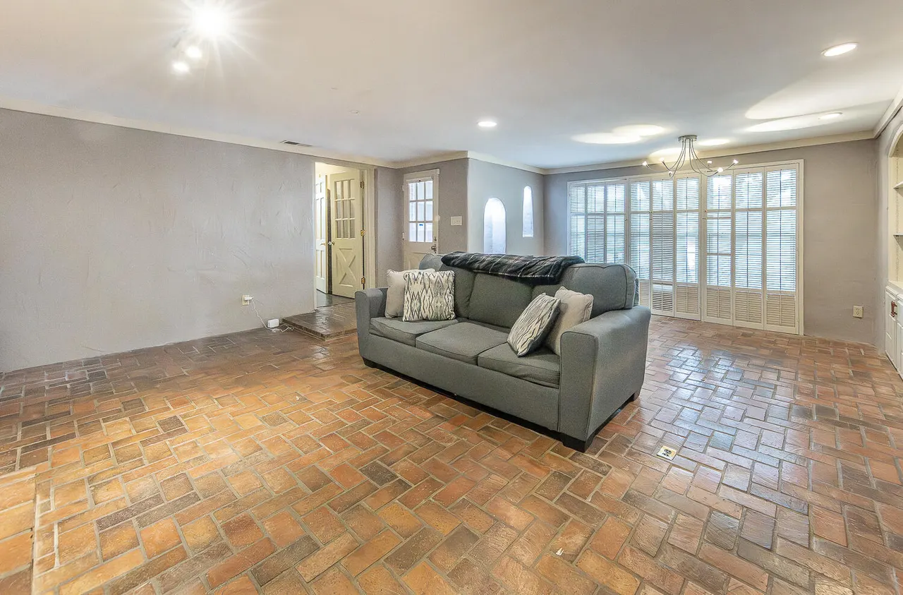 Photo 26 — 5104 19th Street, Lubbock, TX 79407