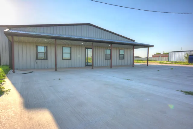 Photo 2 — 1511 Private Rd 7325, Lubbock, TX 79423