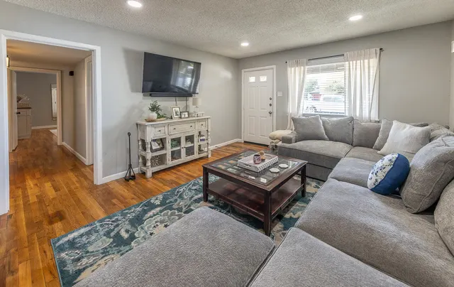 Photo 4 — 4206 42nd Street, Lubbock, TX 79413
