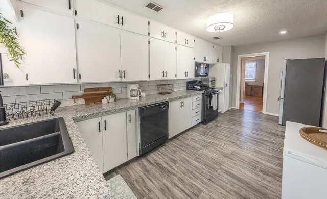 Photo 8 — 4206 42nd Street, Lubbock, TX 79413