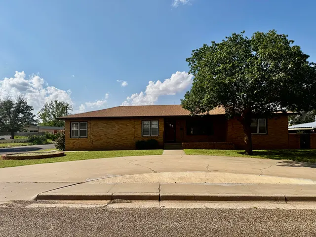 Front exterior — 110 N 15th Street, Lamesa, TX 79331