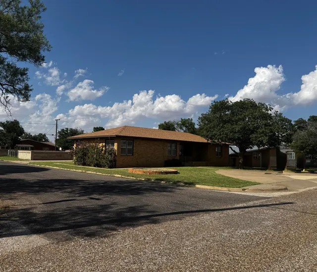 Photo 4 — 110 N 15th Street, Lamesa, TX 79331