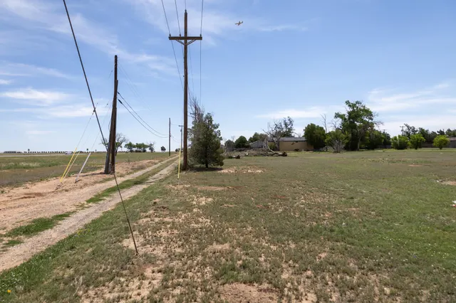 Photo 8 — 305 E Quinn Street, Lubbock, TX 79403