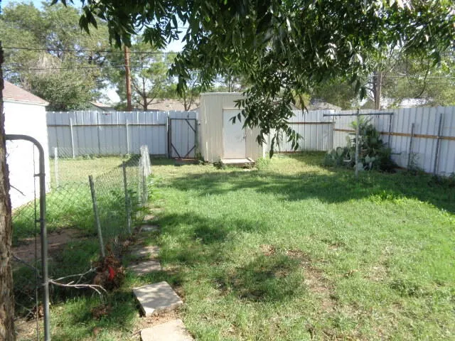 Photo 8 — 1510 28th Street, Lubbock, TX 79411