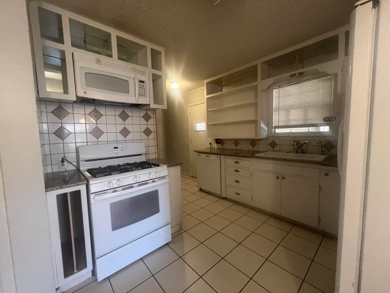 Photo 3 — 2424 33rd Street, Lubbock, TX 79411