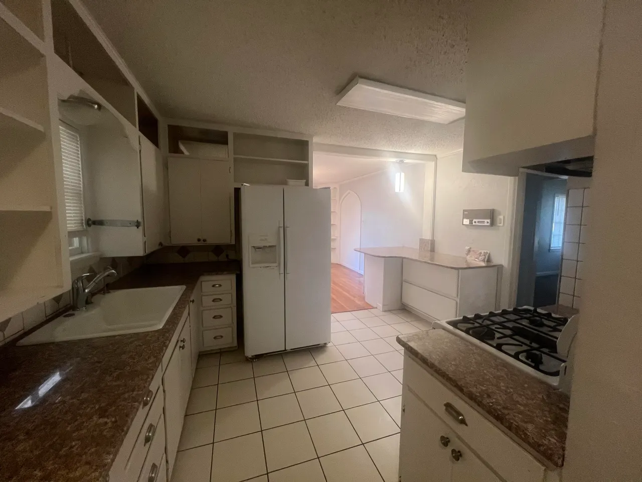 Photo 4 — 2424 33rd Street, Lubbock, TX 79411