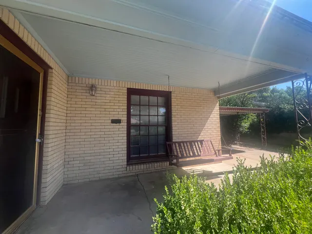 Photo 2 — 2424 33rd Street, Lubbock, TX 79411