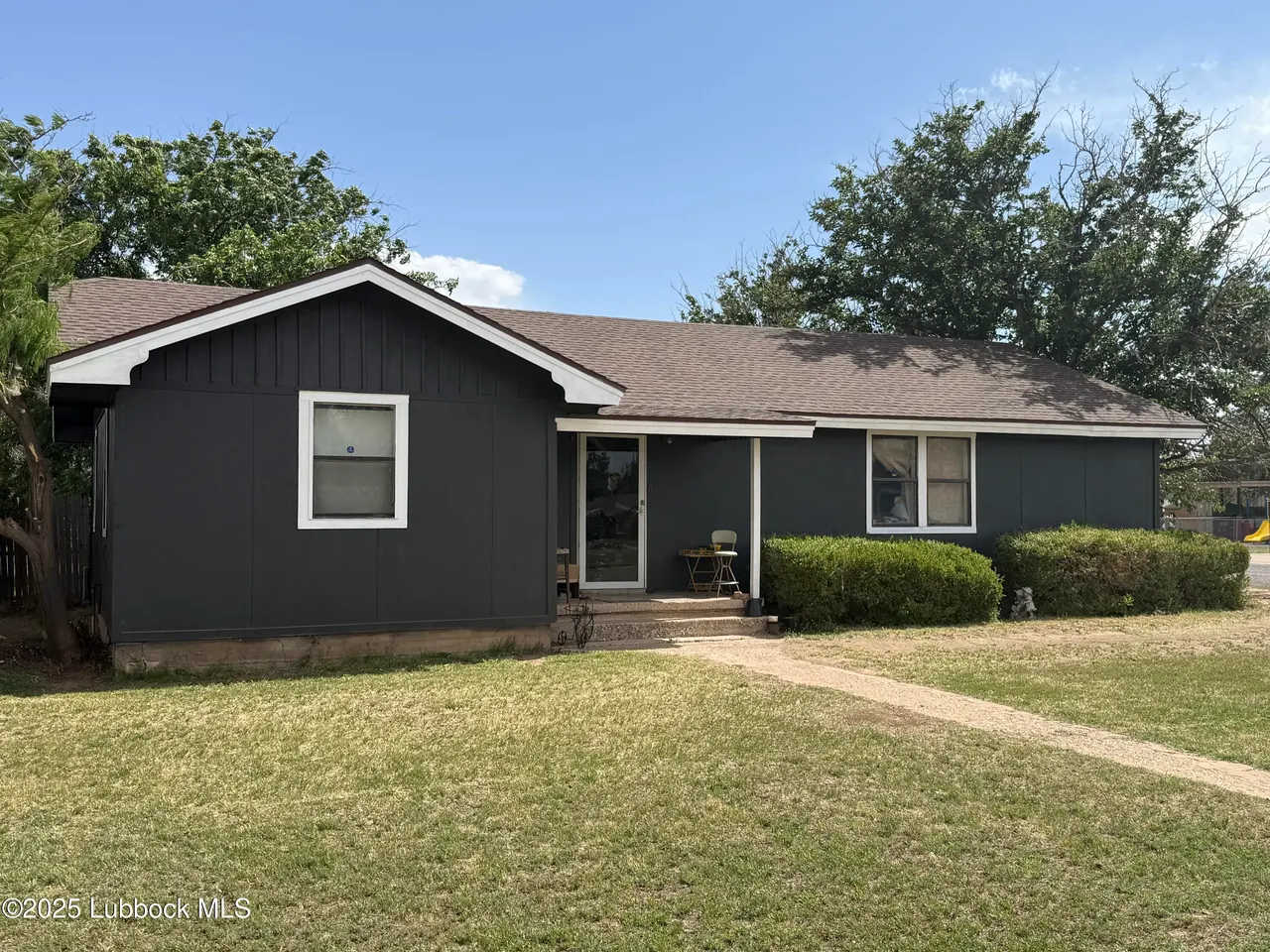 Front exterior — 1212 5th Street, Levelland, TX 79336