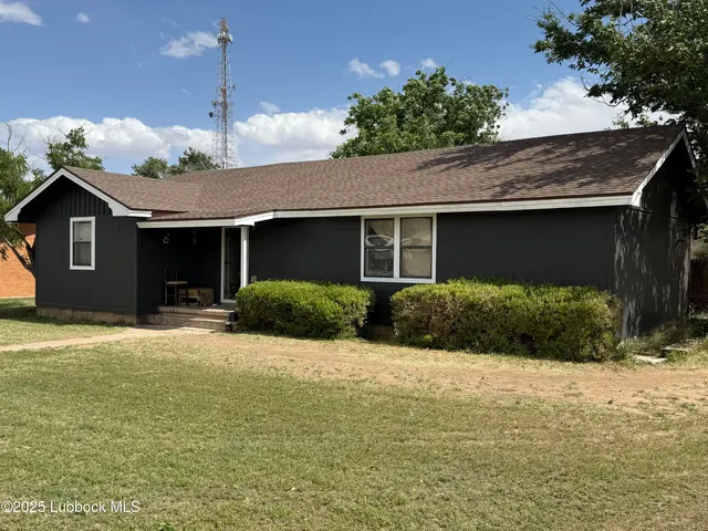 Photo 2 — 1212 5th Street, Levelland, TX 79336