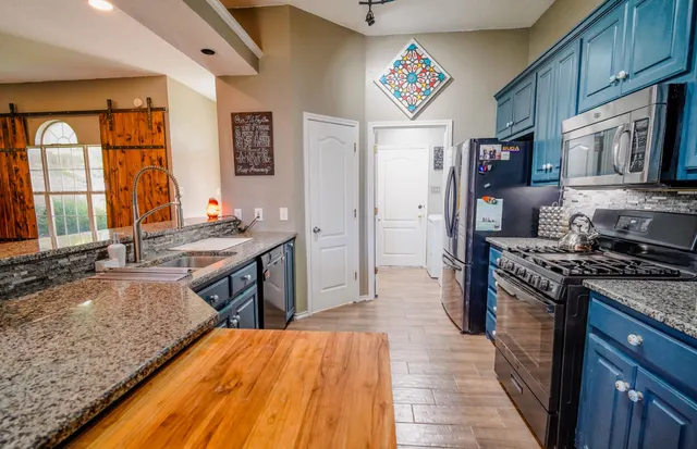 Photo 4 — 603 15th Street, Shallowater, TX 79363