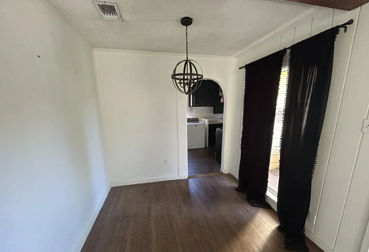Photo 5 — 2417 32nd Street, Lubbock, TX 79411