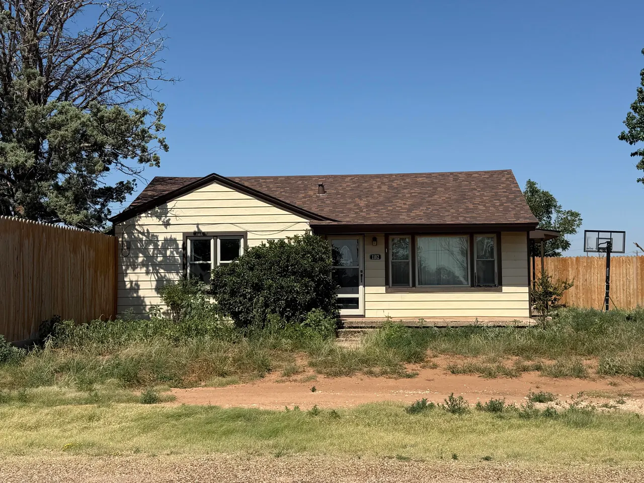 Front exterior — 1102 Avenue B, Plains, TX 79355