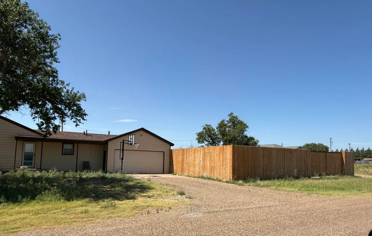 Photo 7 — 1102 Avenue B, Plains, TX 79355