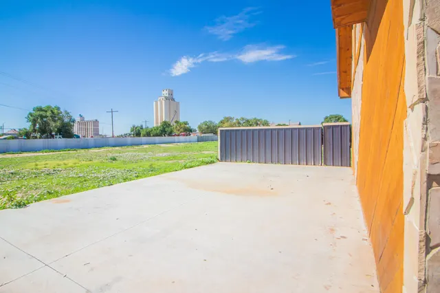 Photo 5 — 225 W Birch Avenue, Muleshoe, TX 79347