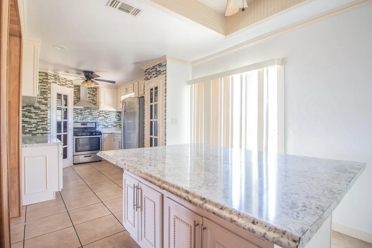 Photo 9 — 225 W Birch Avenue, Muleshoe, TX 79347