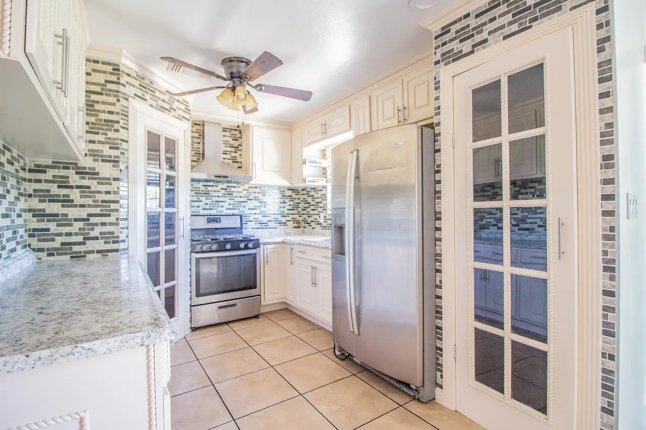 Photo 10 — 225 W Birch Avenue, Muleshoe, TX 79347
