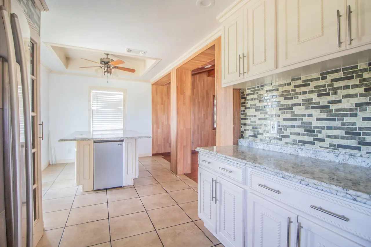 Photo 12 — 225 W Birch Avenue, Muleshoe, TX 79347