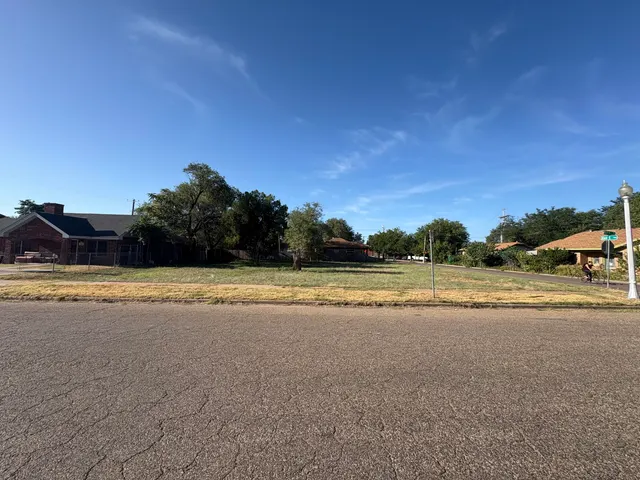 Photo 2 — 1809 17th Street, Lubbock, TX 79401