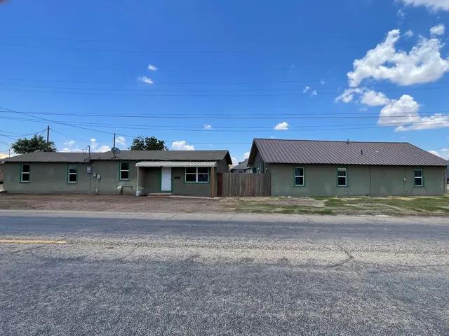 Front exterior — 325 S 13th Street, Slaton, TX 79364