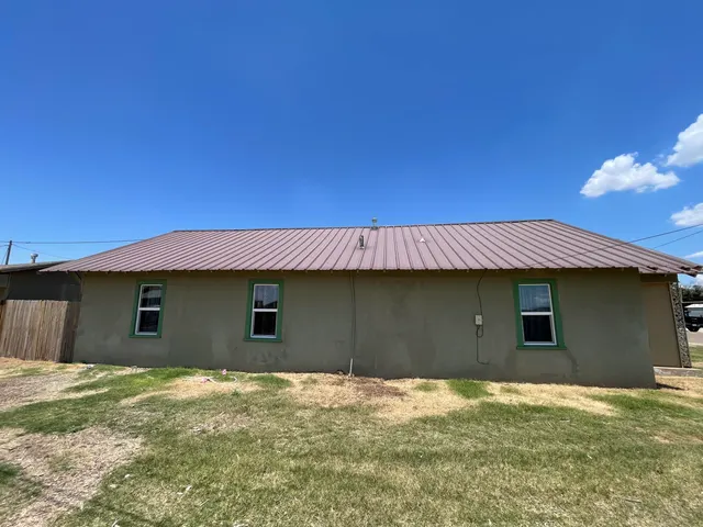 Photo 3 — 325 S 13th Street, Slaton, TX 79364