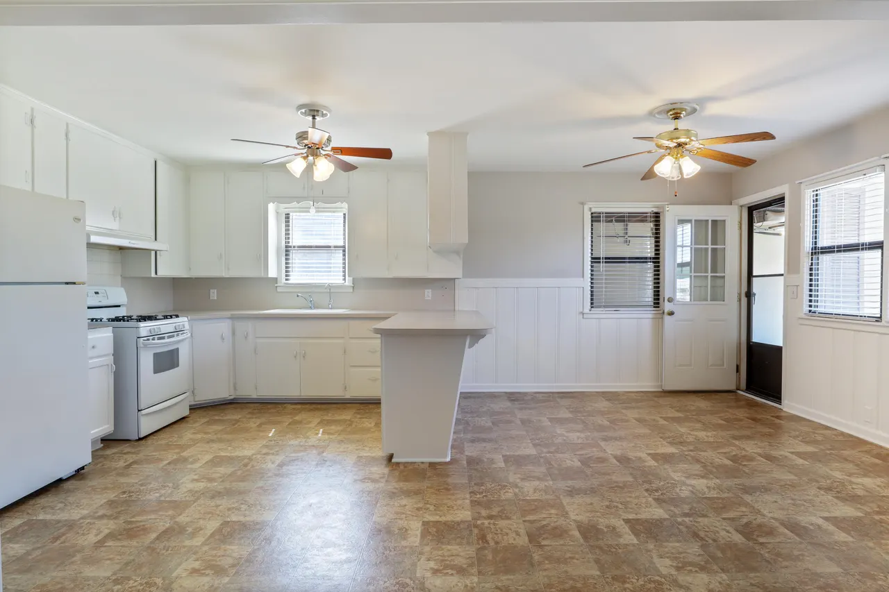 Photo 6 — 511 6th Street, Wolfforth, TX 79382