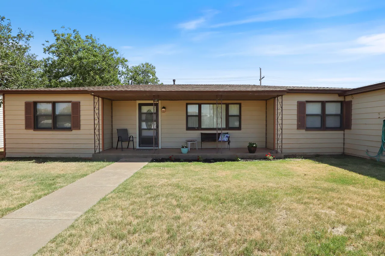 Front exterior — 511 6th Street, Wolfforth, TX 79382