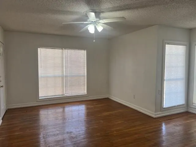 Photo 4 — 2809 Elgin Avenue, Lubbock, TX 79410