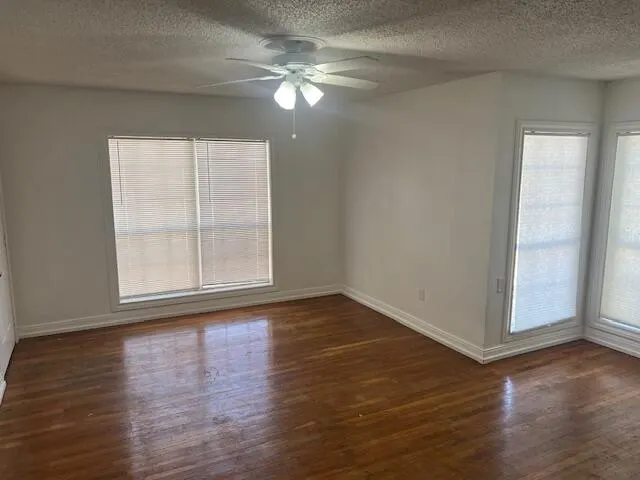 Photo 5 — 2809 Elgin Avenue, Lubbock, TX 79410