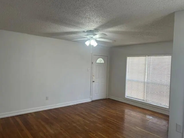 Photo 6 — 2809 Elgin Avenue, Lubbock, TX 79410