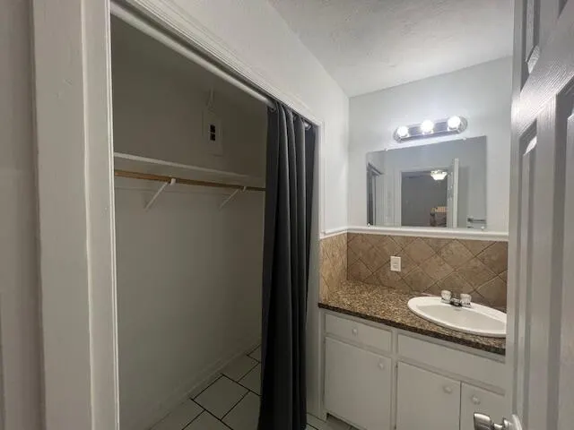 Photo 9 — 2809 Elgin Avenue, Lubbock, TX 79410