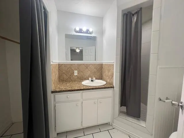 Photo 10 — 2809 Elgin Avenue, Lubbock, TX 79410