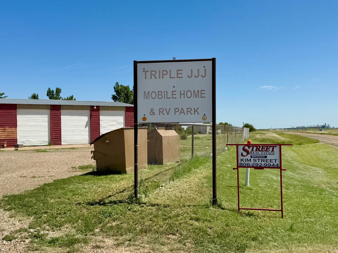 Front exterior — 1530 I-27, Hale Center, TX 79041
