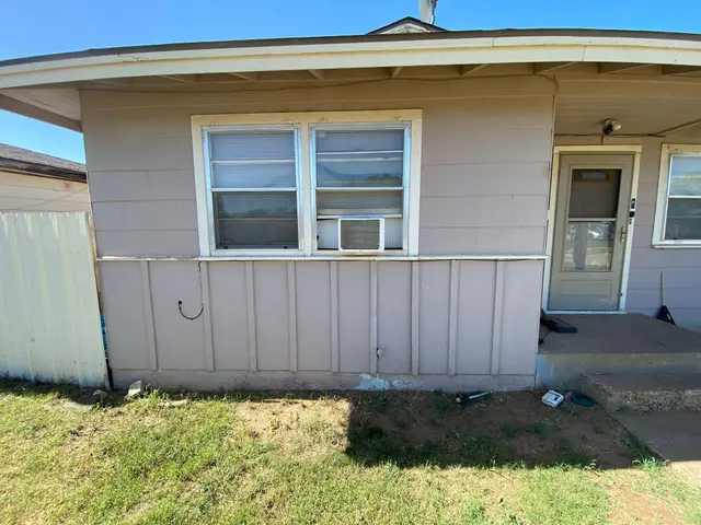 Photo 4 — 527 51st Street, Lubbock, TX 79404