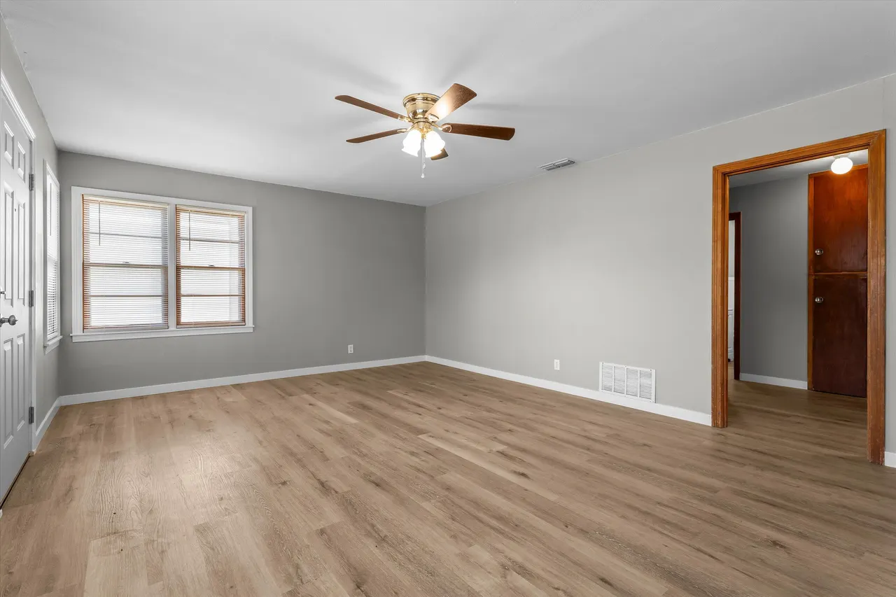 Photo 3 — 410 11th Street, Levelland, TX 79336