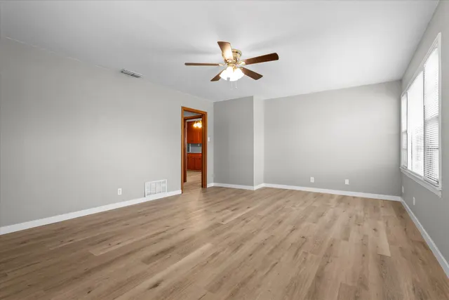 Photo 4 — 410 11th Street, Levelland, TX 79336