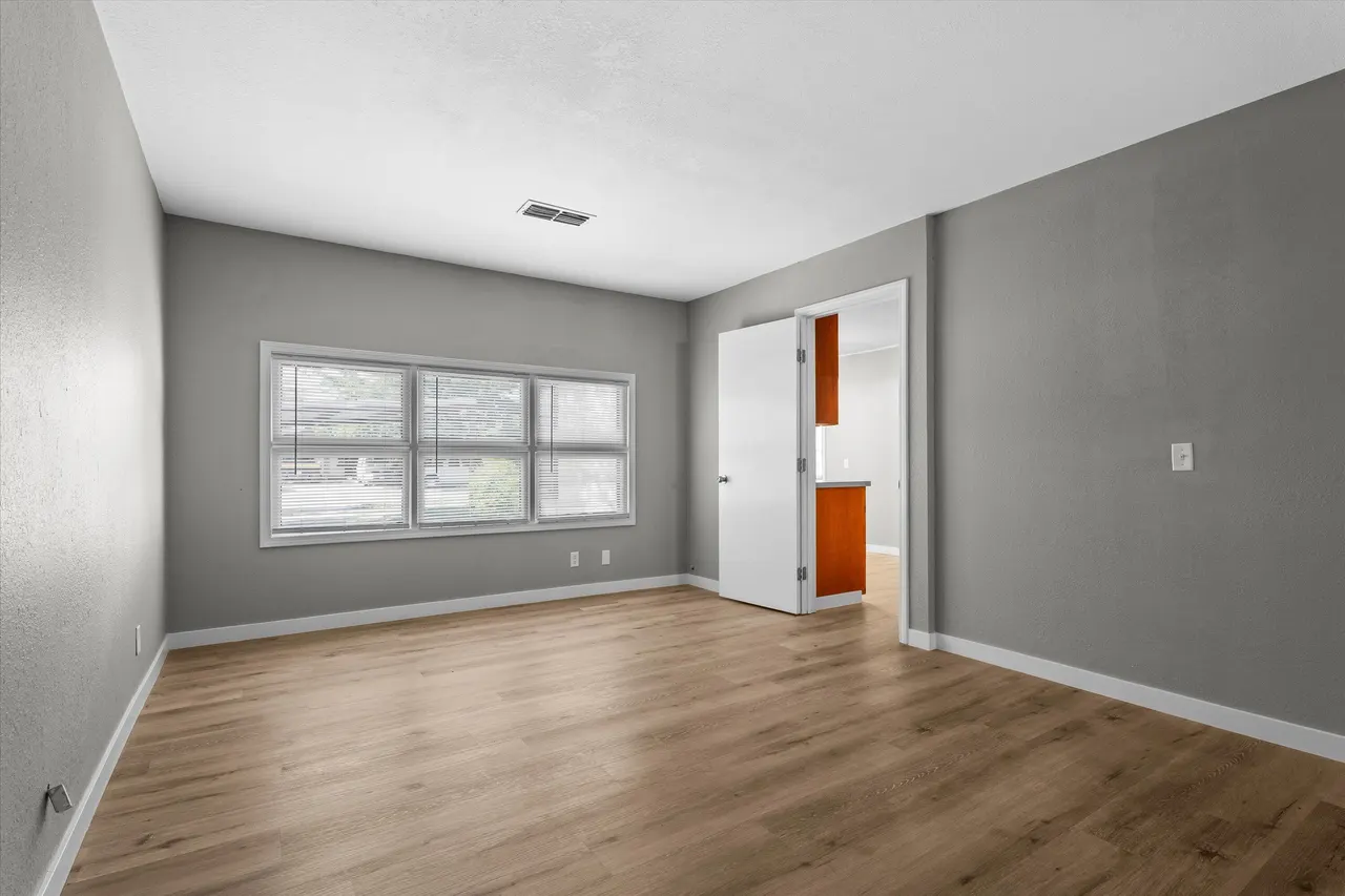 Photo 9 — 410 11th Street, Levelland, TX 79336