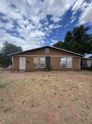 Sold home at 1401 S Canyon Avenue