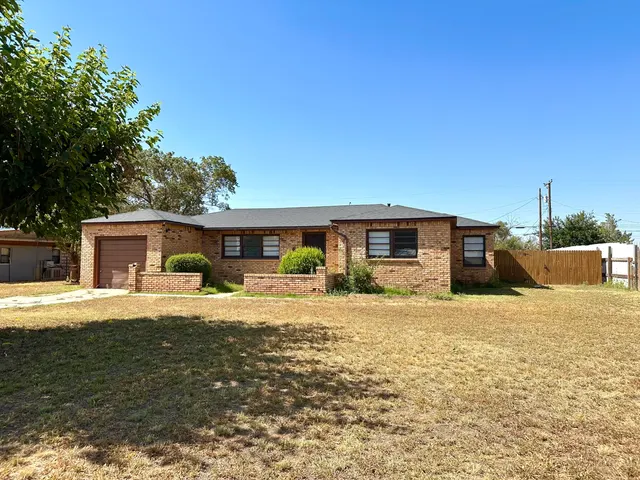 Front exterior — 1827 8th Street, Levelland, TX 79336