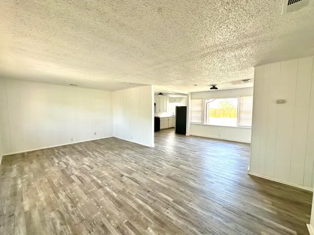 Photo 5 — 1827 8th Street, Levelland, TX 79336