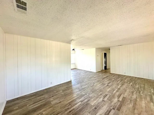 Photo 8 — 1827 8th Street, Levelland, TX 79336