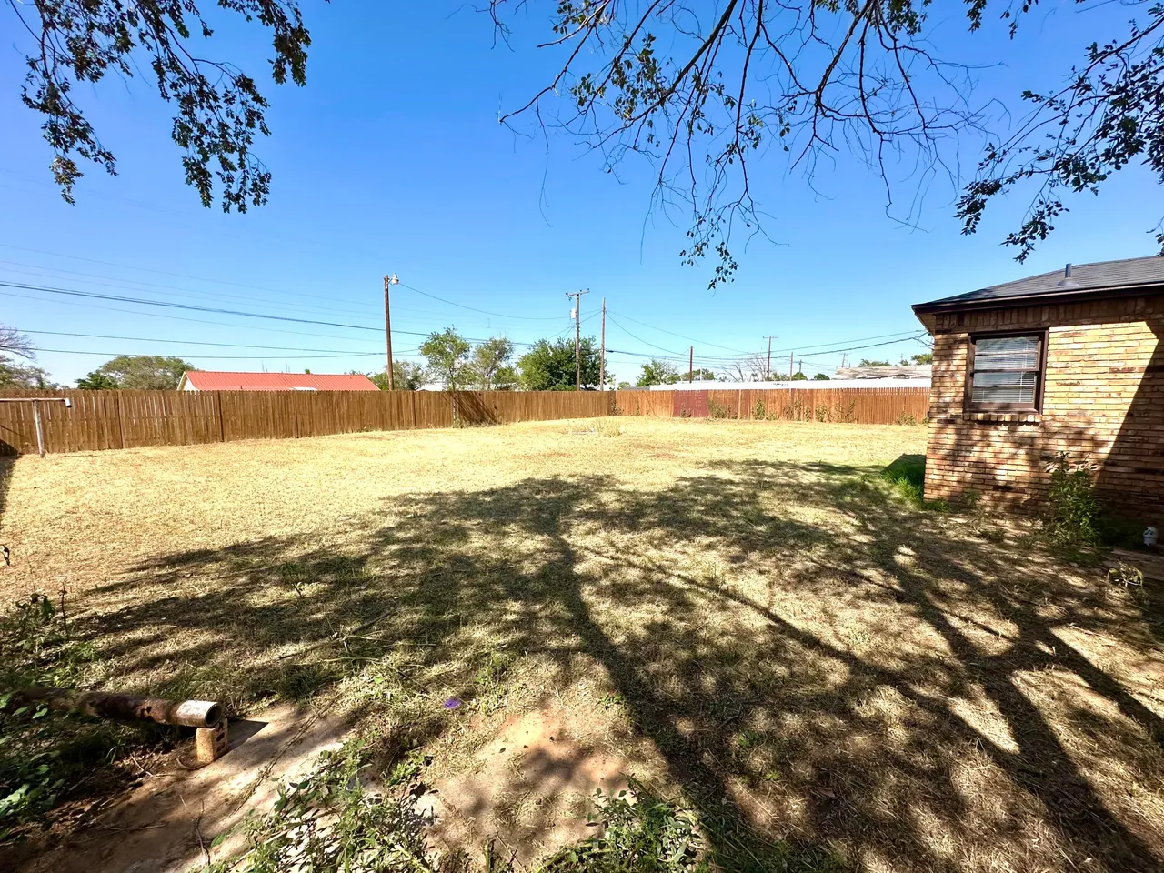 Photo 25 — 1827 8th Street, Levelland, TX 79336