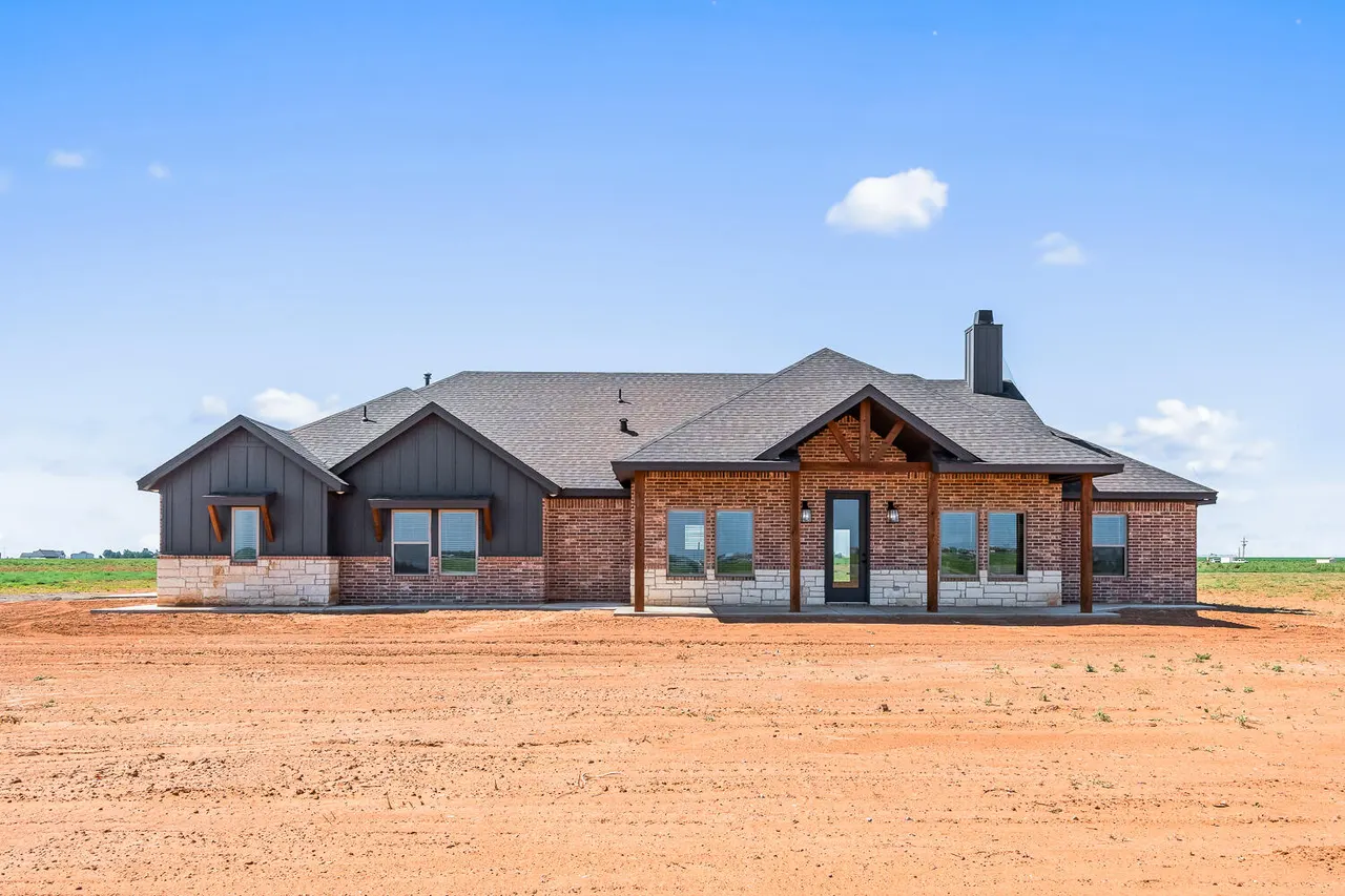 Front exterior — 8117 County Rd 6100, Shallowater, TX 79363