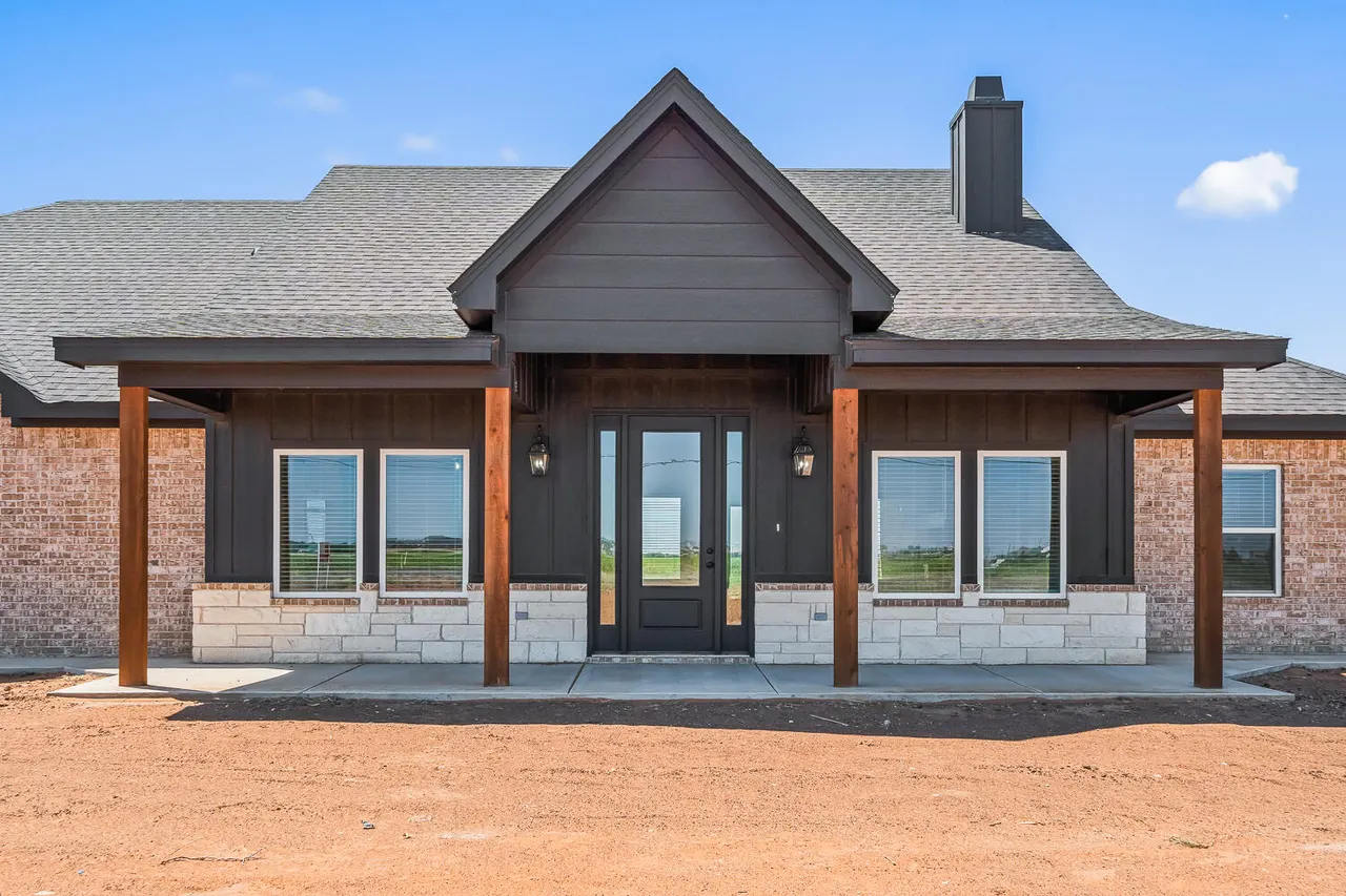 Photo 3 — 8207 County Rd 6100, Shallowater, TX 79363