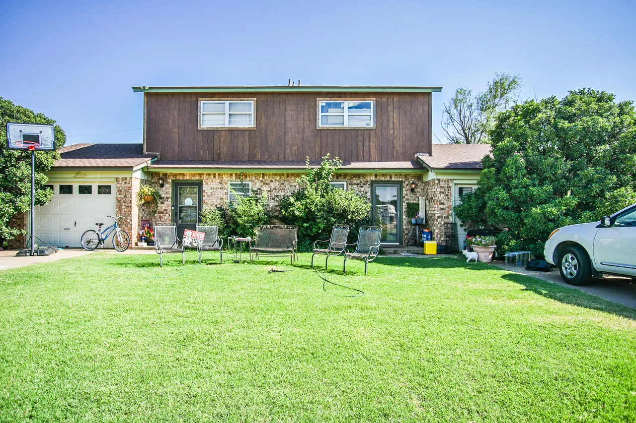 Front exterior — 1315 Quaker Street, Slaton, TX 79364