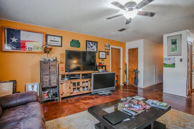 Photo 5 — 1315 Quaker Street, Slaton, TX 79364