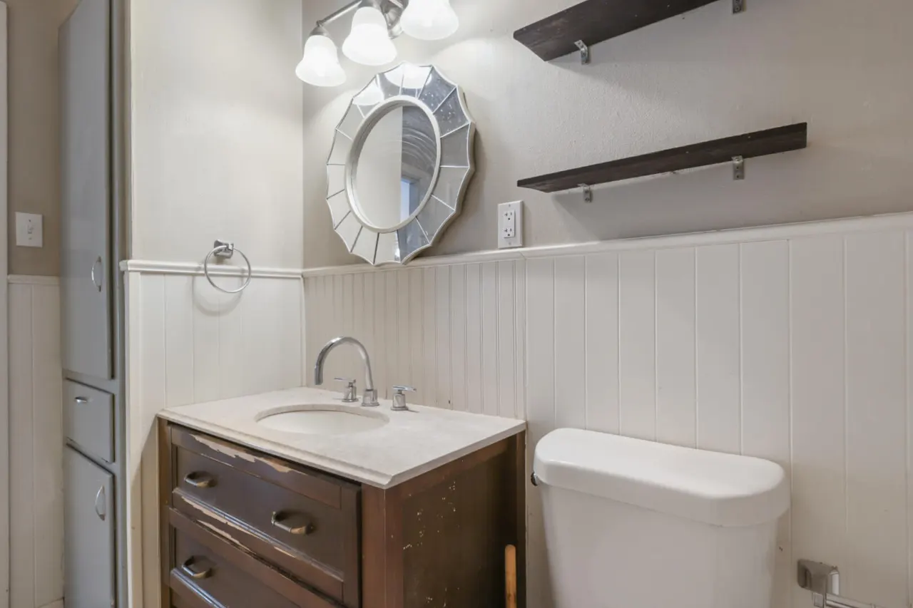 Photo 12 — 2203 37th Street, Lubbock, TX 79412