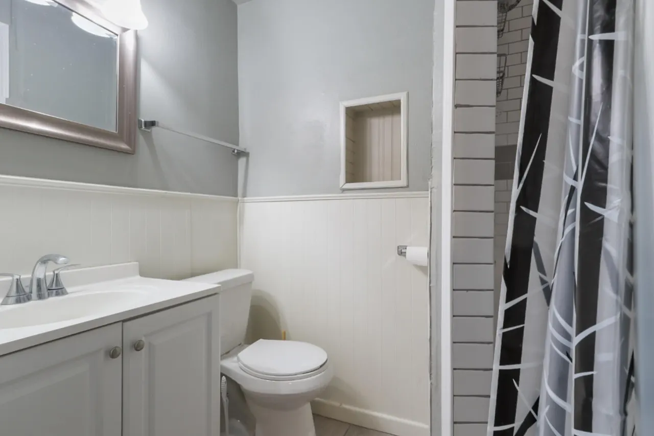 Photo 9 — 2203 37th Street, Lubbock, TX 79412