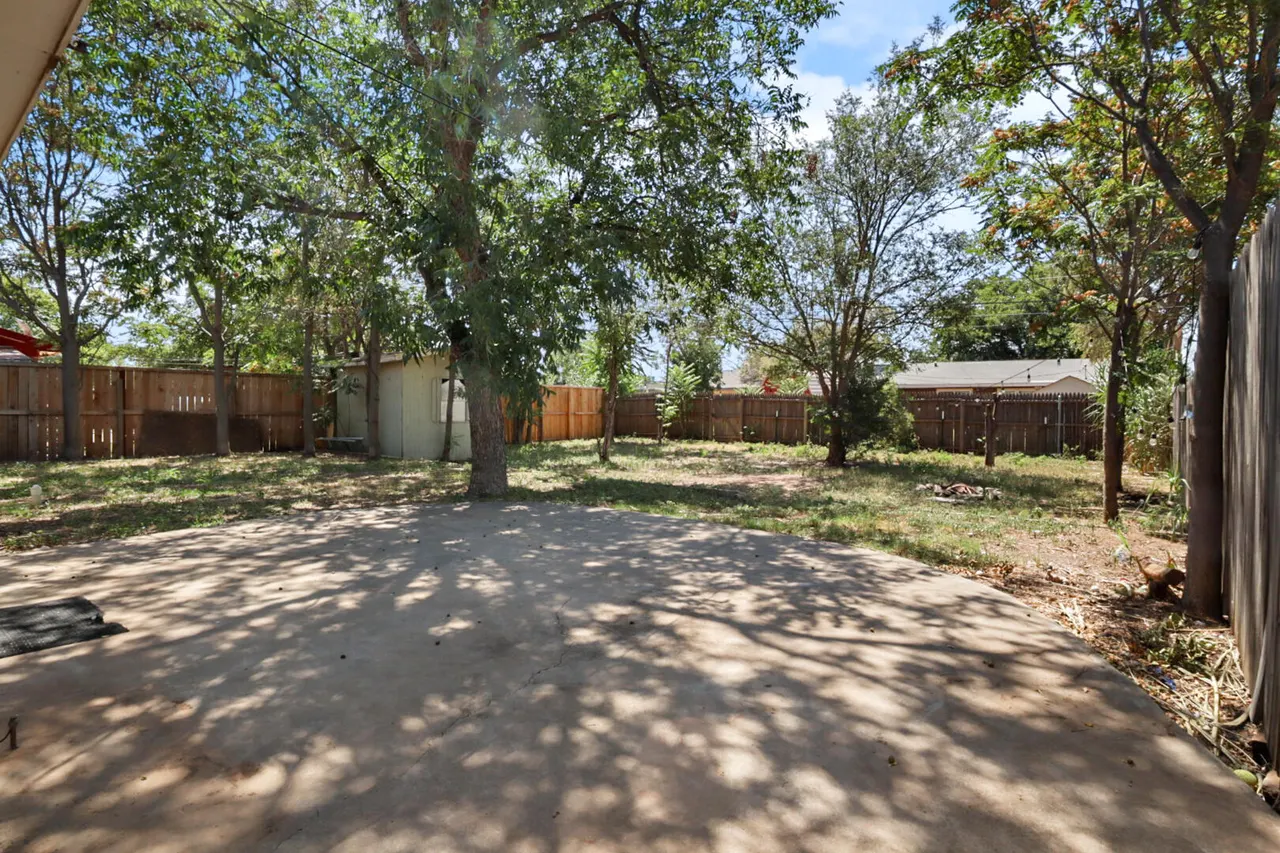 Photo 18 — 2203 37th Street, Lubbock, TX 79412
